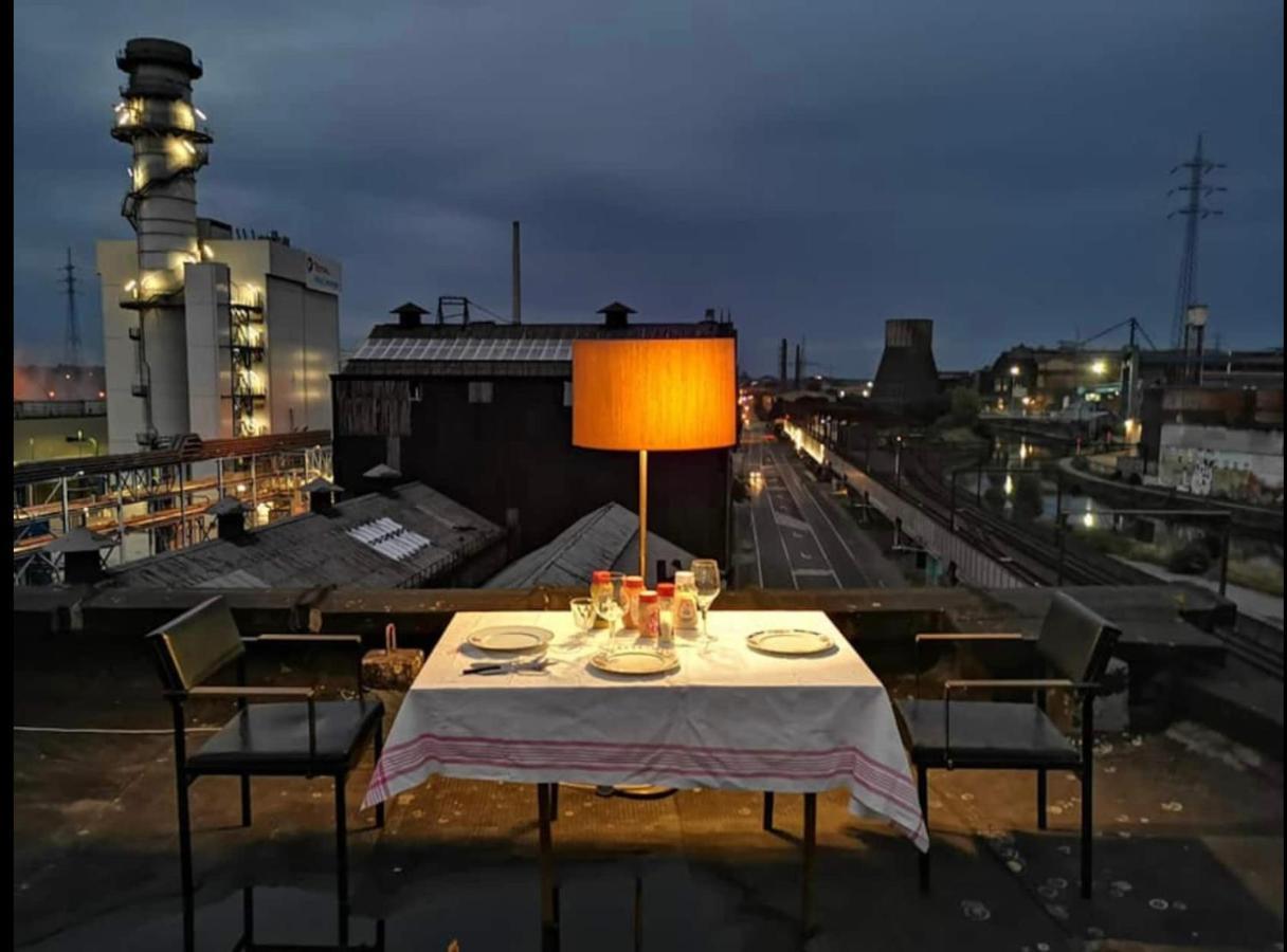 Ghostel 1St - Aventure Alternative - Guest House - Arts-Factory-Experience - For Artists, Makers And Open Minds - Attention, We Are Not A Hotel And Are Not Adapted For Everybody - Read Host Warnings Before Reservation - Www,Providence,Be Asbl ชาร์เลอรัว ภายนอก รูปภาพ