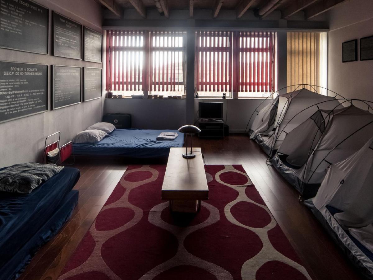 Ghostel 1St - Aventure Alternative - Guest House - Arts-Factory-Experience - For Artists, Makers And Open Minds - Attention, We Are Not A Hotel And Are Not Adapted For Everybody - Read Host Warnings Before Reservation - Www,Providence,Be Asbl ชาร์เลอรัว ภายนอก รูปภาพ