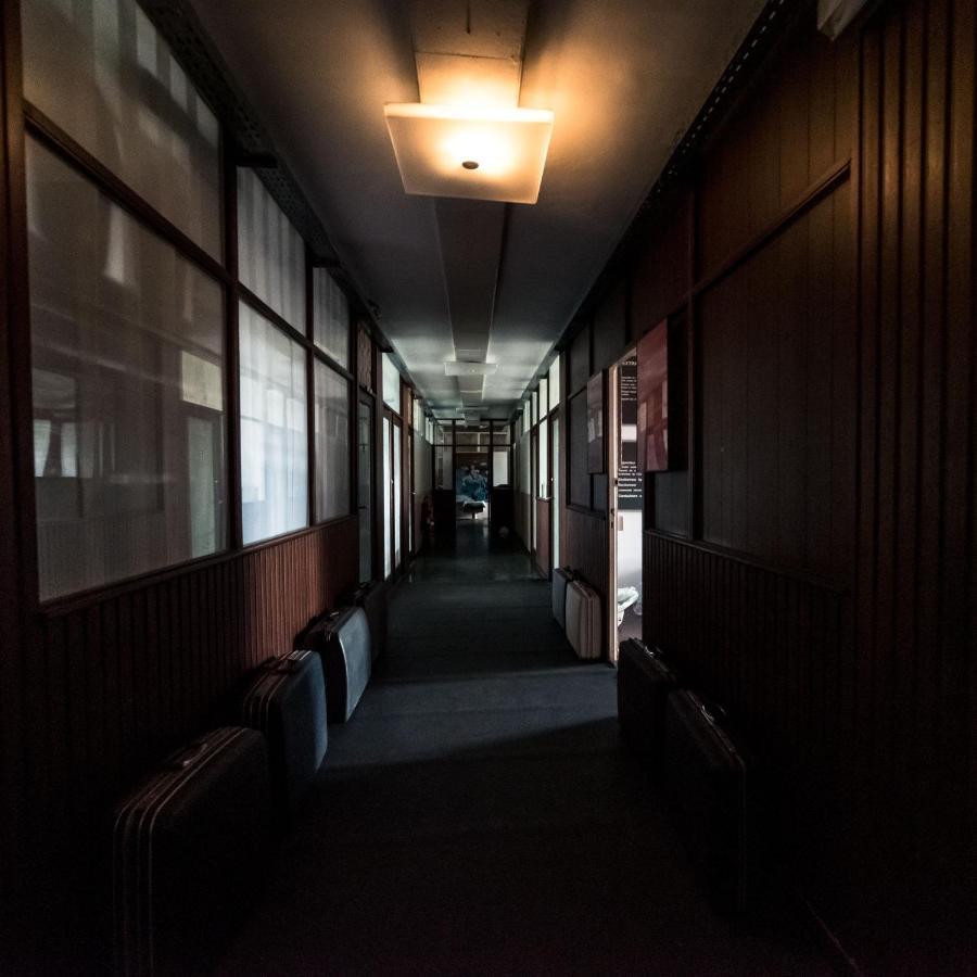 Ghostel 1St - Aventure Alternative - Guest House - Arts-Factory-Experience - For Artists, Makers And Open Minds - Attention, We Are Not A Hotel And Are Not Adapted For Everybody - Read Host Warnings Before Reservation - Www,Providence,Be Asbl ชาร์เลอรัว ภายนอก รูปภาพ