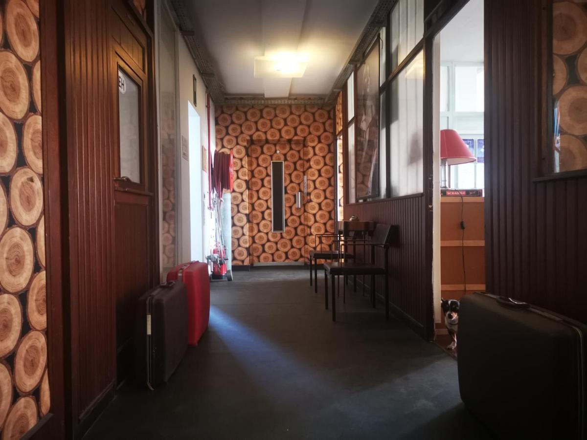 Ghostel 1St - Aventure Alternative - Guest House - Arts-Factory-Experience - For Artists, Makers And Open Minds - Attention, We Are Not A Hotel And Are Not Adapted For Everybody - Read Host Warnings Before Reservation - Www,Providence,Be Asbl ชาร์เลอรัว ภายนอก รูปภาพ